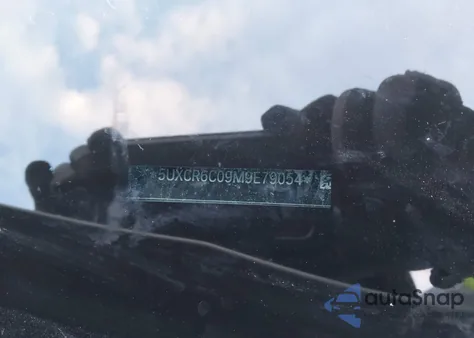 2021 BMW X5 xDrive40I z USA, uszkodzony, nr VIN 5UXCR6C09M9E79054